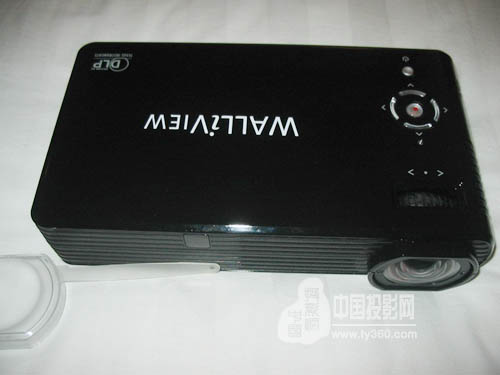 �����Ƴ��������ȱ�yʽLEDͶӰ�C