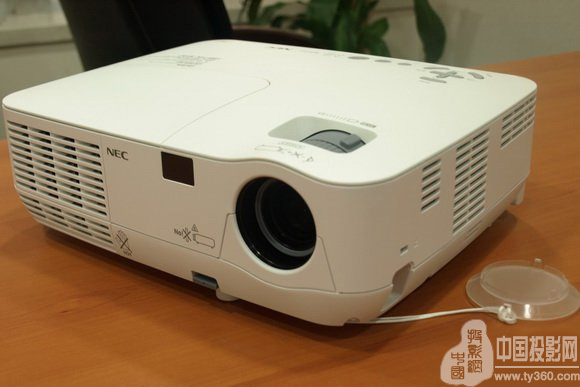 ���׵Ľ������h NECͶӰ�CNP216+ԇ��