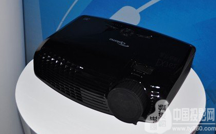 滿足專業(yè)用途奧圖碼推寬屏短焦投影