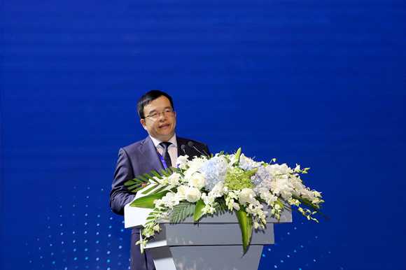 �����AHOC����֮�ġ����԰l�� �����ǻ۳��мܘ�ȫ������