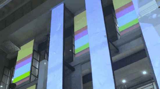 2018���Hý�w�����p��չ�ھ��_Ļ������������ͶӰ�C�@�G����F��