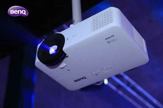 ����BenQ�����̄�(w��)ͶӰ�_���A(y��)�ۣ����{(l��n)���ѡ����s��