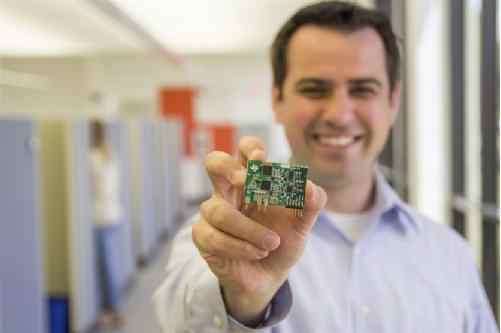 ���݃x����2000�fС�r�o��ʹ�õ���扣�GaN��������