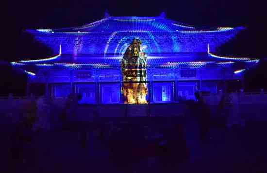 ��Ӱ���e��Խ�Ž� ��Ӱ���e��Խ�Ž� Vivitek(��Ӎ)ͶӰ�C(j��)���ؖ|�h��Ԫҹ ͶӰ�C(j��)���ؖ|�h��Ԫҹ