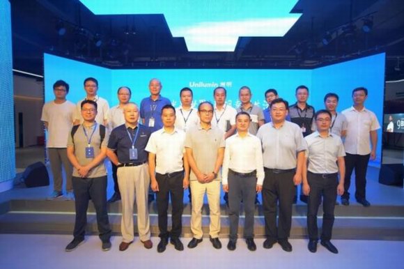 �{��LED���l�������Zؐ������W�������д��޶����ں��̄ղ��I��һ���W�R����ҕ��ָ��