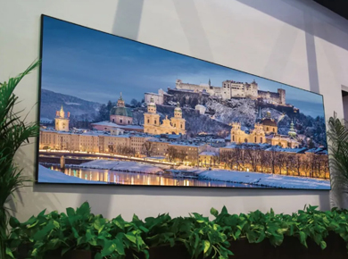 ��������ͶӰ�C���Ї����Ҳ����^�ṩ�������׃����������Ʒչ���@ʾ����