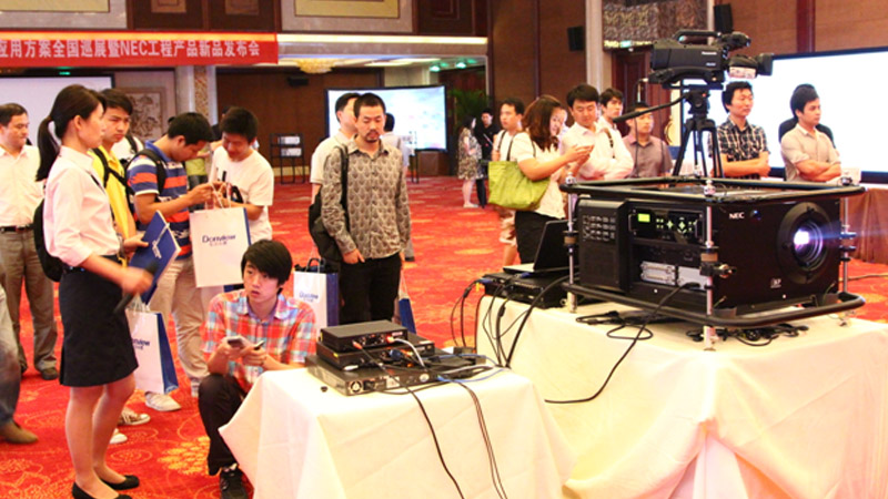 �|����ԭ2011��ϵ�y���ɑ��÷���ȫ��Ѳչ��NEC���̮aƷ��Ʒ�l�����D�p