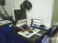 ���Ӷ�ý�w�п�չʾ�_ϵ�ЮaƷ